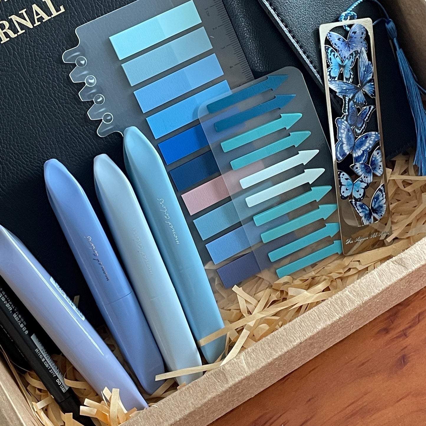 Luxury Booklover Gift Set | Reading Accessories | A5 Reading Journal Book Annotation Kit | Bookworm Gift for Her Him | Reading Gift